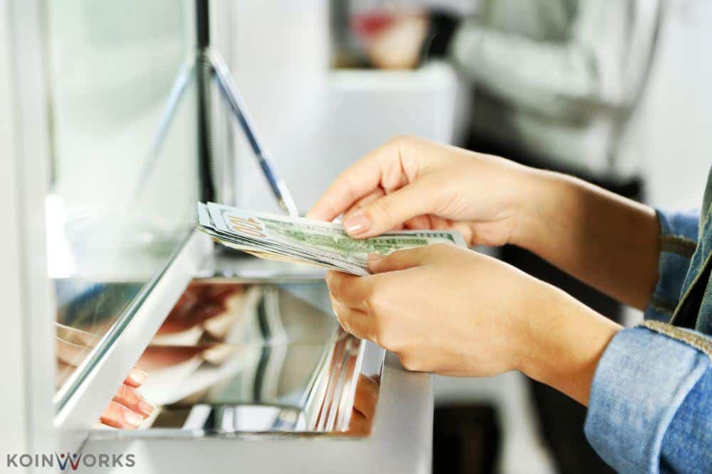 mengajukan pinjaman bisnis - kredit tanpa agunan - mesin ATM - stor tunai - ambil uang di atm