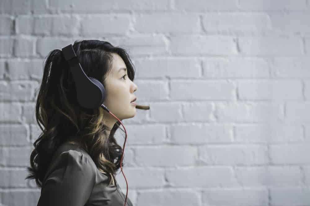 hukum mendengarkan - mendengarkan keluhan pelanggan - mendengarkan feedback - customer service - 4 Teknik yang Perlu Dikuasai Salesperson Saat Menjadwalkan Ulang Panggilan Telepon dengan Pelanggan