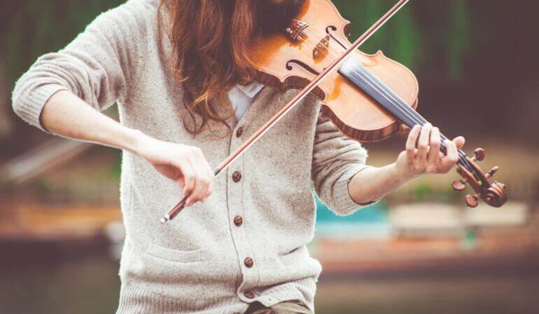 8 Manfaat Tak Terduga Saat Mempelajari Instrumen Musik