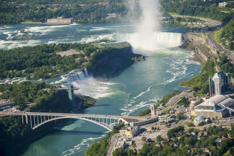 4 Alasan Mengapa Anda Harus Mengunjungi Air Terjun Niagara
