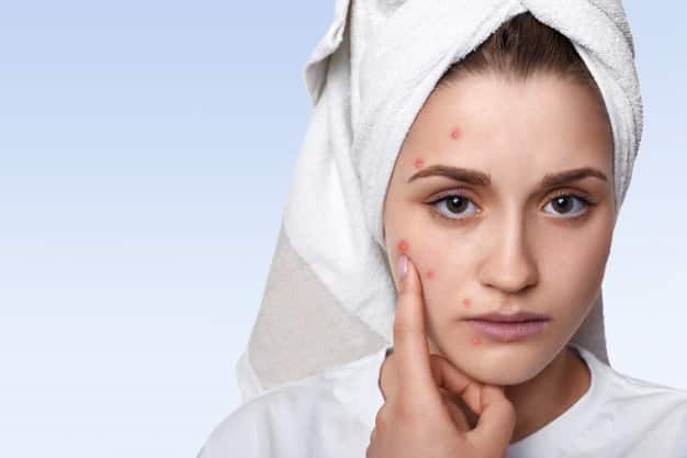Terdapat perbedaan jenis skincare untuk remaja, tengah usia, dan lanjut usia karena perbedaan kondisi kulit.