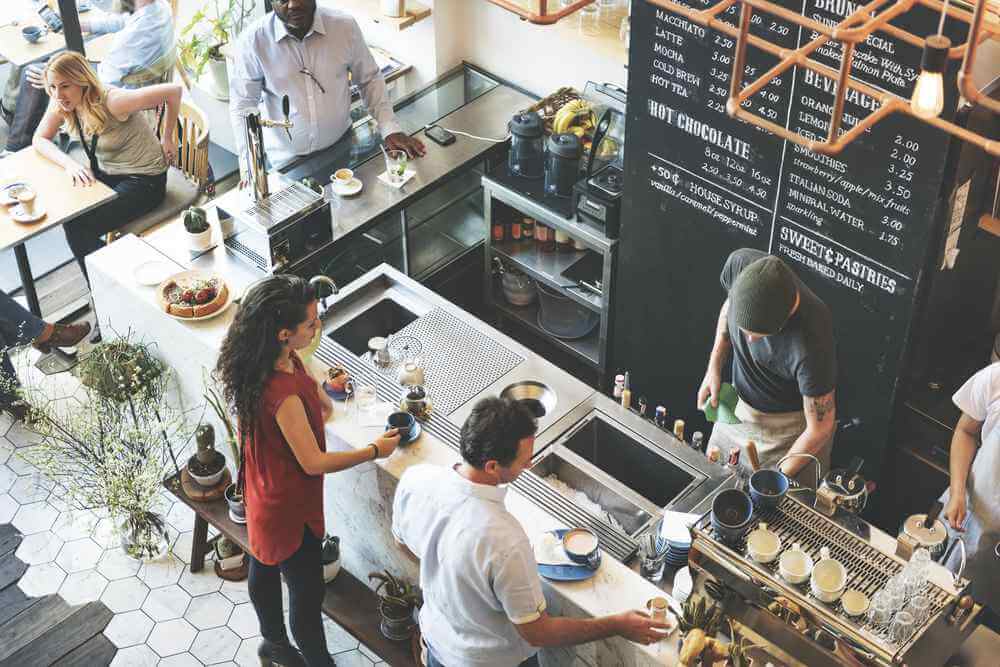 usaha coffee shop yang usahanya meningkat dan mendapatkan banyak pelanggan