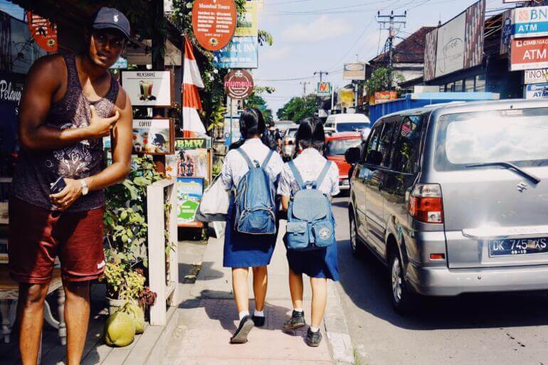 contoh produk tas dengan unique selling point khusus anak sekolah