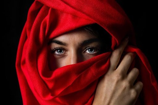 Cara Membuat Foto Produk Hijab yang Menarik