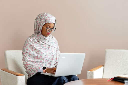 Trik Menarik Konsumen Baru, Owner Hijab Harus Tahu