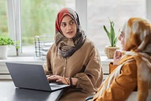 5 Cara Melakukan Riset Selera Konsumen bagi Pelaku Bisnis Hijab