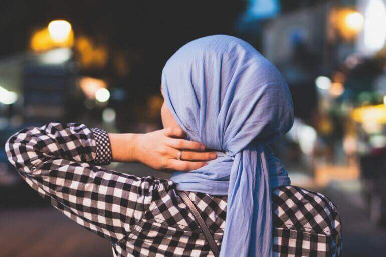 5 Karakter yang Wajib Dimiliki Karyawan Bisnis Hijab