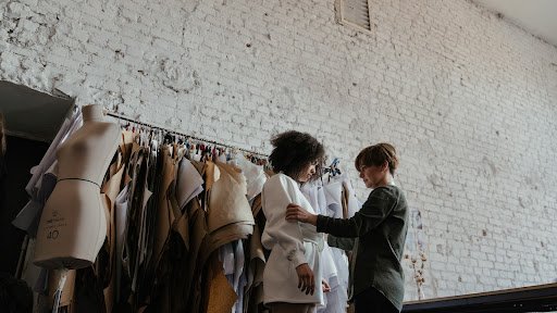 Strategi Brand Bisnis Pakaian Mudah Dikenali Konsumen